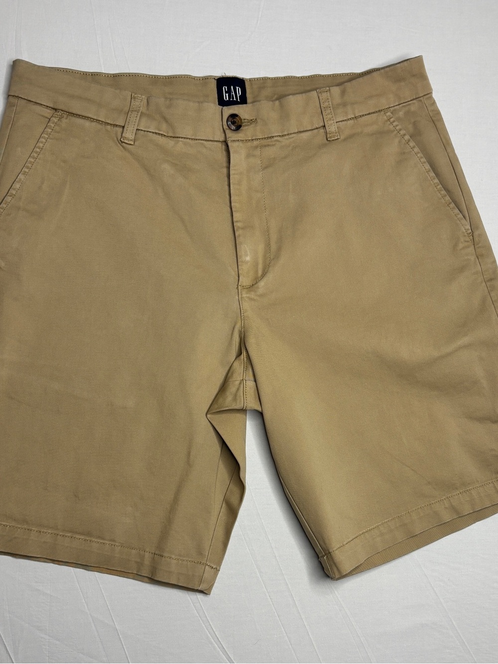 GAP Men’s Khaki Stretch Chino Shorts Size 34 Flat Front Casual Cotton Tan 7” - Picture 2 of 9